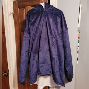 One size fits all Dearfoams blue comfort sweatshirt